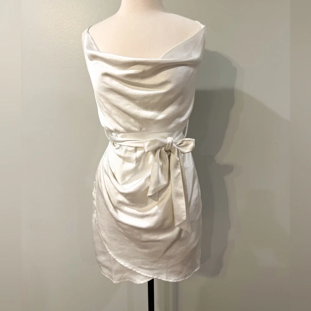White satin side tie dress - Picture 1 of 4